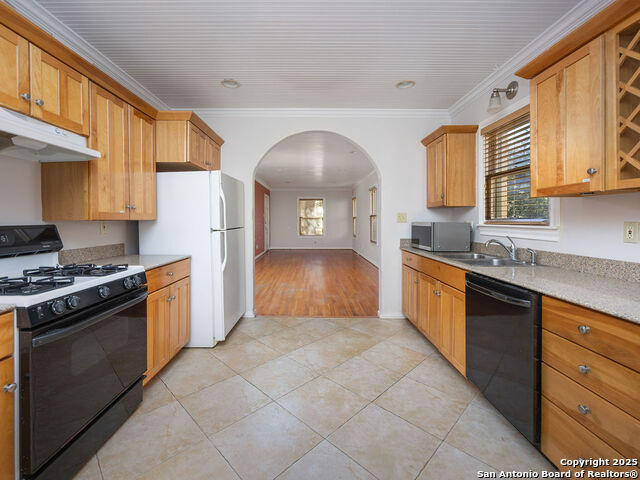 Image 9 of 48 For 217 Rosewood E