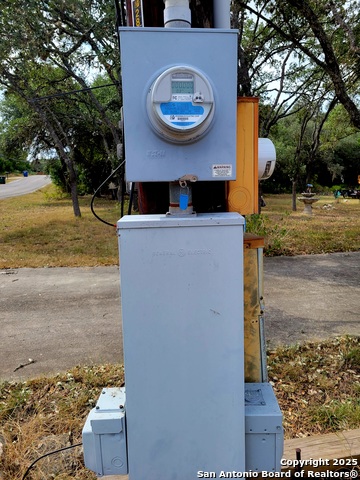 Image 3 of 5 For 2566 Glenn Dr