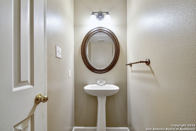 Image 14 of 39 For 240 Katie Ct