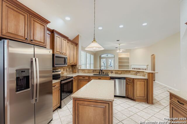 Listing photo id 6 for 1111 Crystal Spring