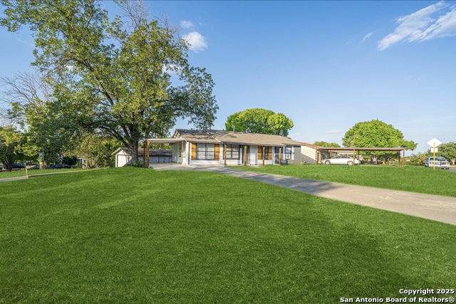 Image 3 of 34 For 3035 Woodcliffe