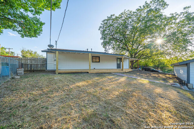 Image 31 of 34 For 3035 Woodcliffe