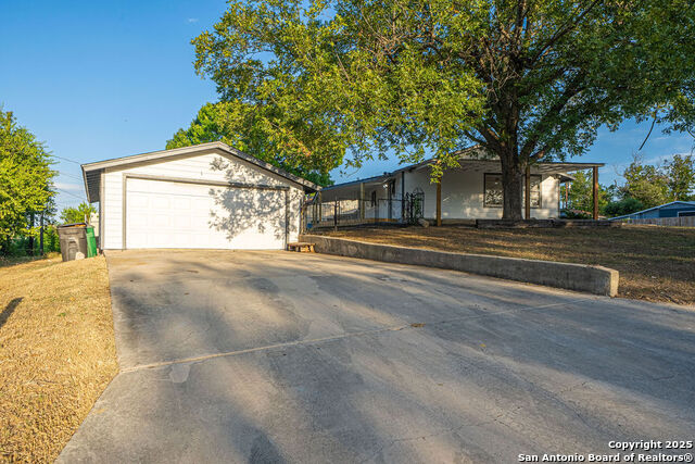 Image 9 of 34 For 3035 Woodcliffe