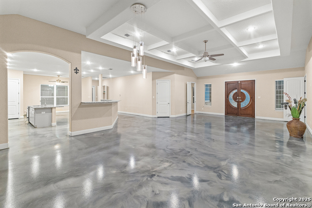 Listing photo id 8 for 703 Petaluma Blvd W