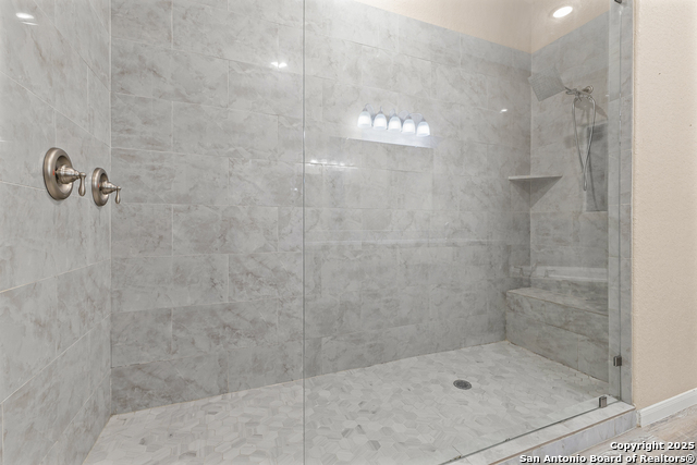 Listing photo id 34 for 703 Petaluma Blvd W