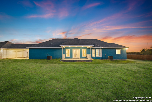 Listing photo id 38 for 703 Petaluma Blvd W