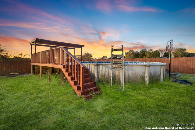 Listing photo id 41 for 703 Petaluma Blvd W