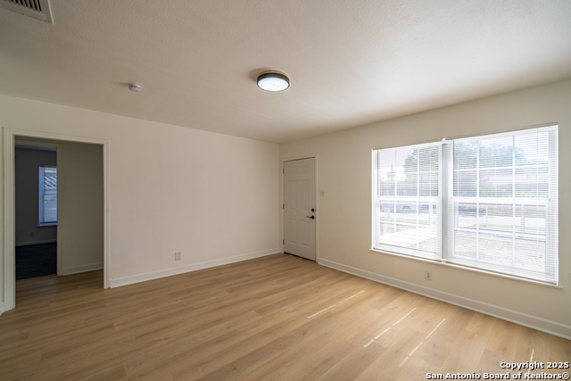 Image 3 of 21 For 1207 W Gerald A