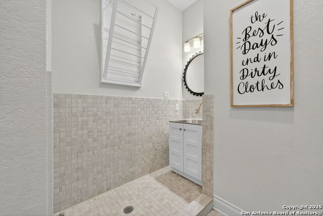 Listing photo id 32 for 24314 Downhill Lie