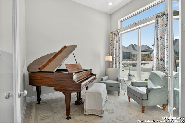 Listing photo id 4 for 24314 Downhill Lie