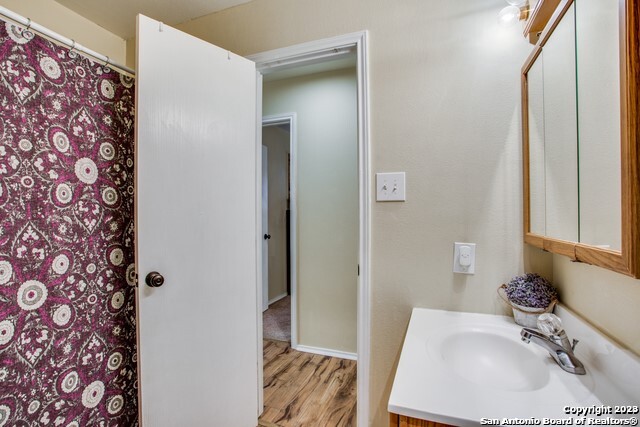 Image 18 of 23 For 8719 Shaenwest