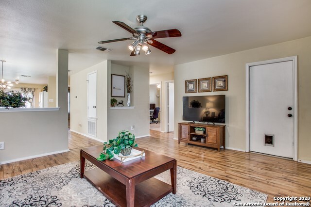 Image 5 of 23 For 8719 Shaenwest