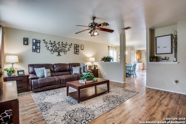 Image 6 of 23 For 8719 Shaenwest