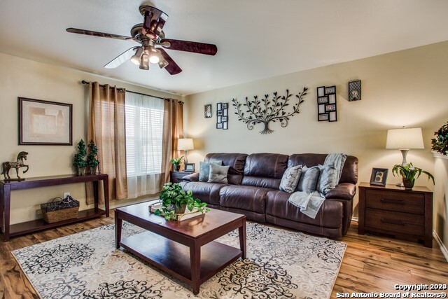 Image 7 of 23 For 8719 Shaenwest