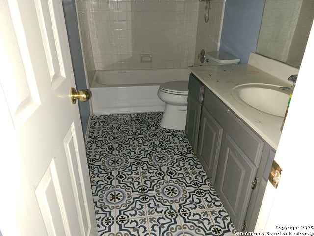 Listing photo id 12 for 8607 Silver Quail