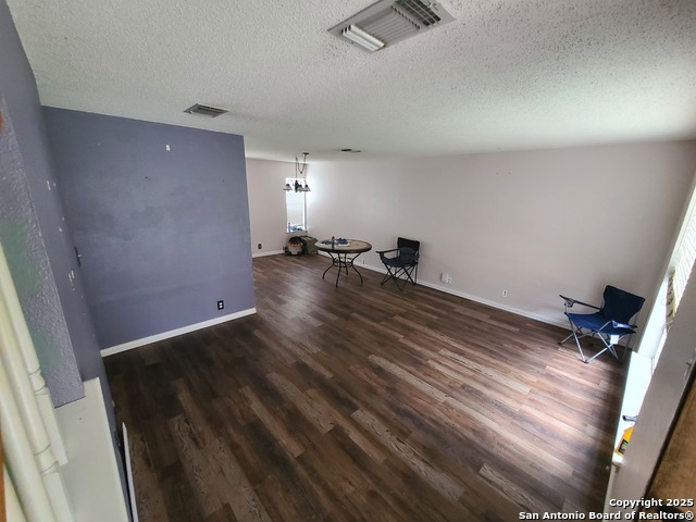 Listing photo id 5 for 8607 Silver Quail