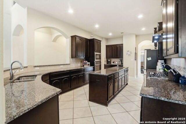 Listing photo id 13 for 113 Misty Dawn