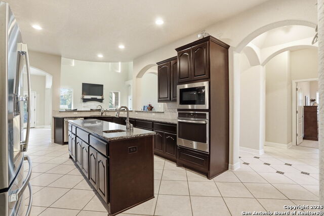 Listing photo id 14 for 113 Misty Dawn