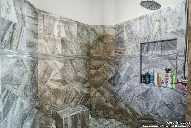 Listing photo id 18 for 113 Misty Dawn