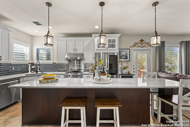 Listing photo id 9 for 26111 Starling Hill