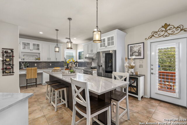 Listing photo id 10 for 26111 Starling Hill