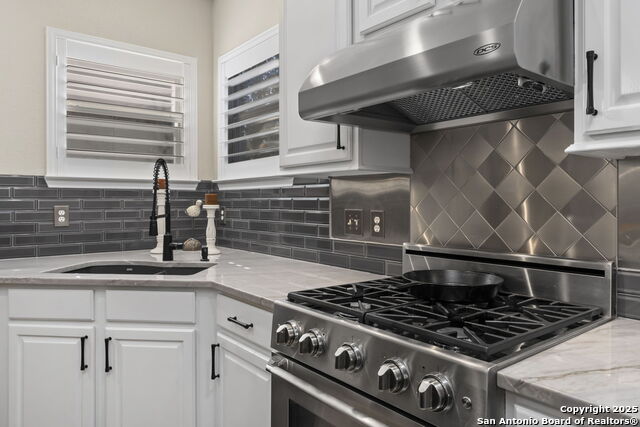 Listing photo id 12 for 26111 Starling Hill