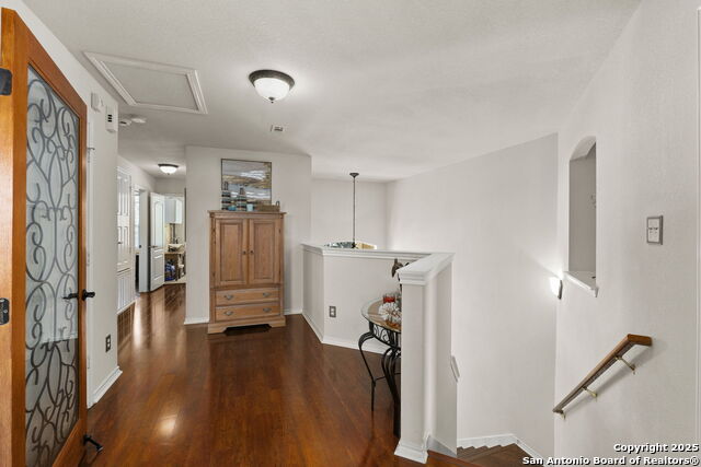 Listing photo id 16 for 26111 Starling Hill