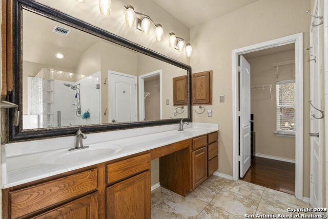 Listing photo id 22 for 26111 Starling Hill