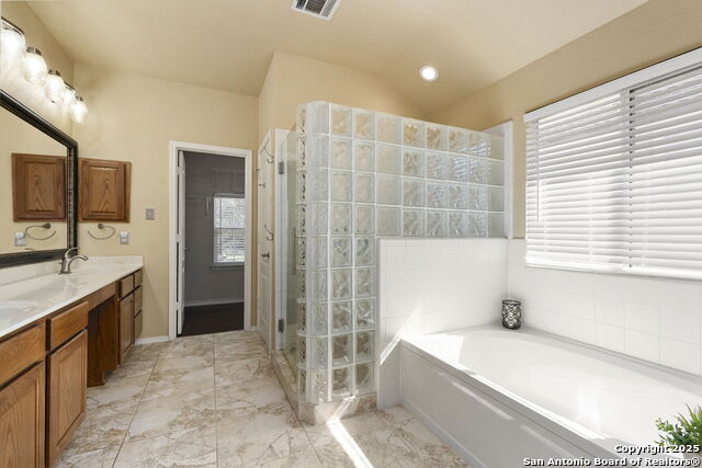 Listing photo id 23 for 26111 Starling Hill