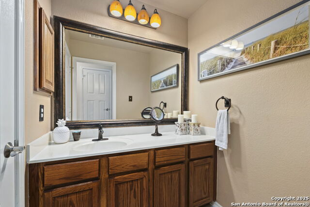 Listing photo id 27 for 26111 Starling Hill