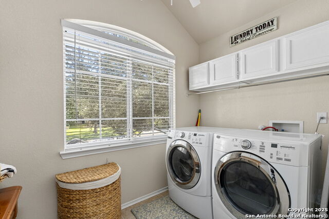 Listing photo id 30 for 26111 Starling Hill