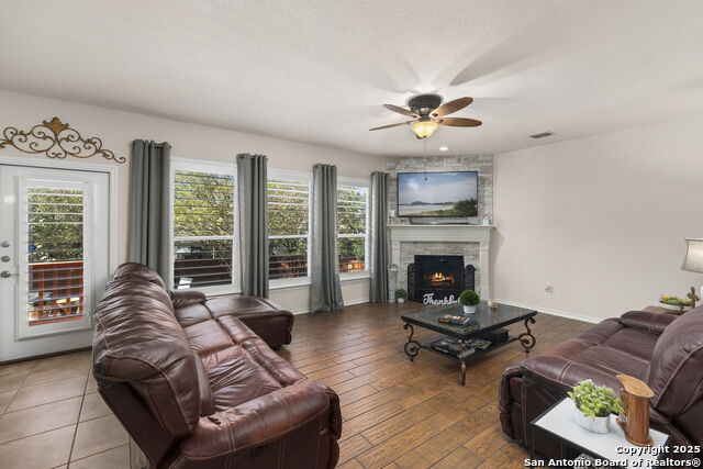 Listing photo id 5 for 26111 Starling Hill