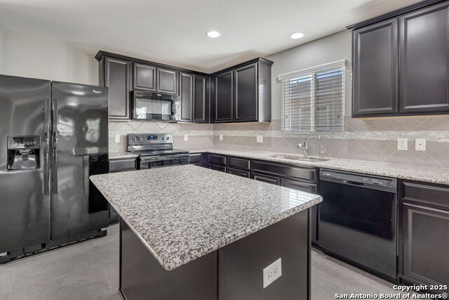 Listing photo id 17 for 11839 Silver Arbor