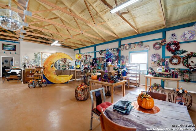 Listing photo id 17 for 1877 County Road 4713