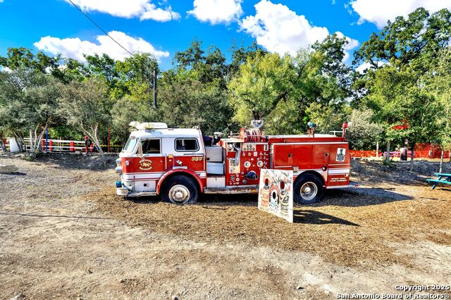 Listing photo id 32 for 1877 County Road 4713