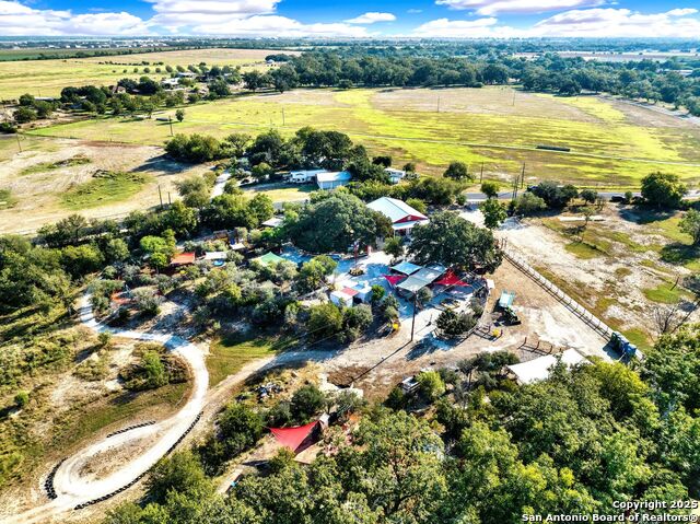 Listing photo id 4 for 1877 County Road 4713