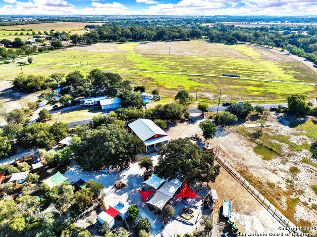 Listing photo id 5 for 1877 County Road 4713