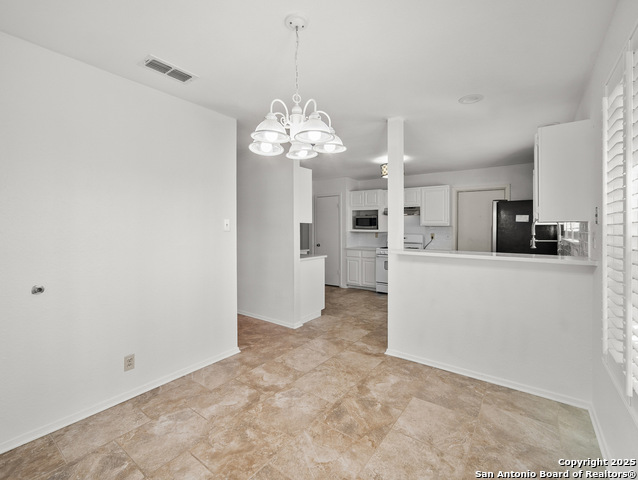 Listing photo id 9 for 4007 Meadowlark