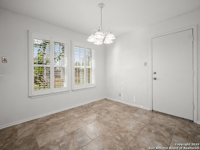 Listing photo id 10 for 4007 Meadowlark