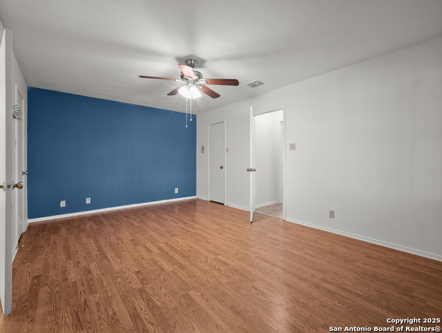 Listing photo id 11 for 4007 Meadowlark