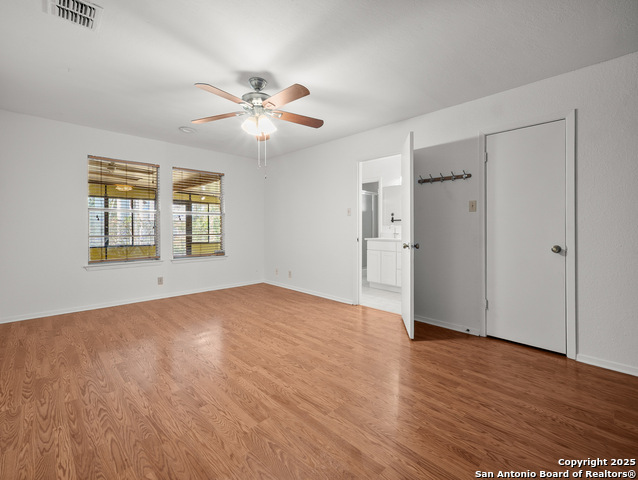 Listing photo id 12 for 4007 Meadowlark