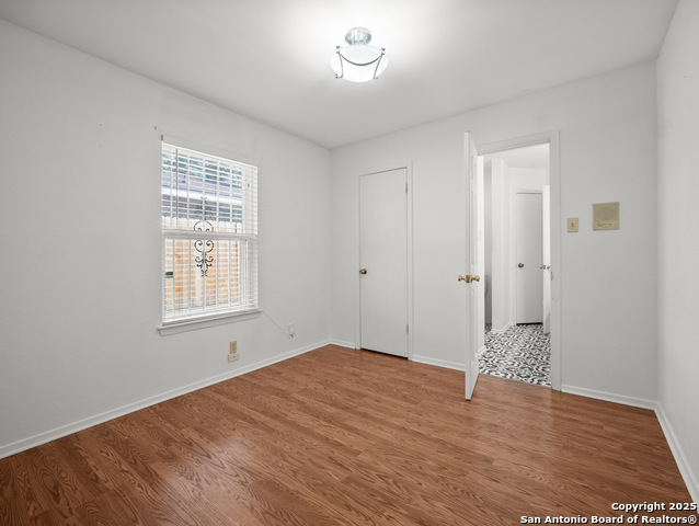 Listing photo id 17 for 4007 Meadowlark