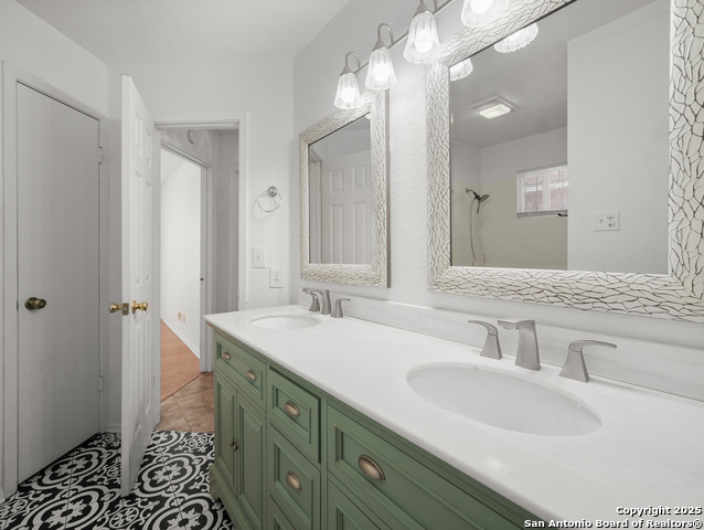 Listing photo id 19 for 4007 Meadowlark