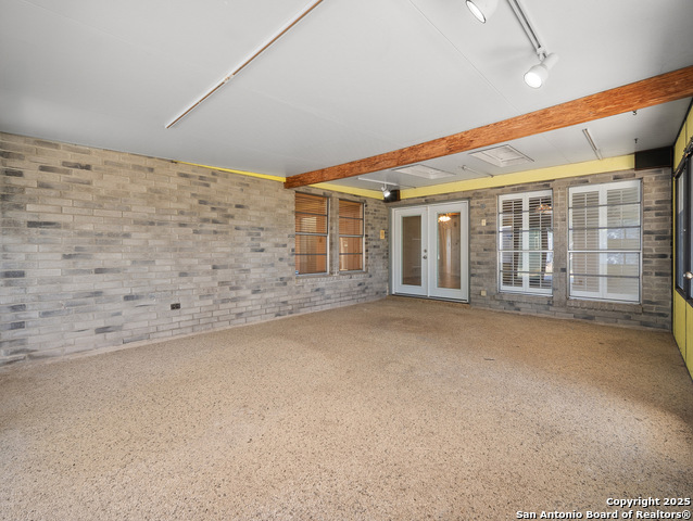 Listing photo id 23 for 4007 Meadowlark