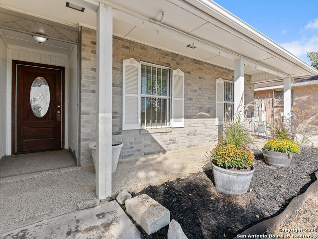 Listing photo id 1 for 4007 Meadowlark