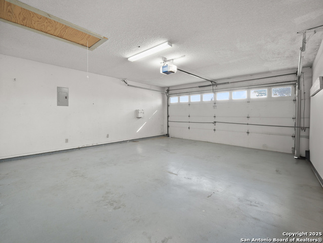 Listing photo id 34 for 4007 Meadowlark