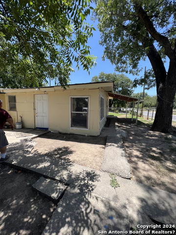 Image 11 of 21 For 406 Camp S