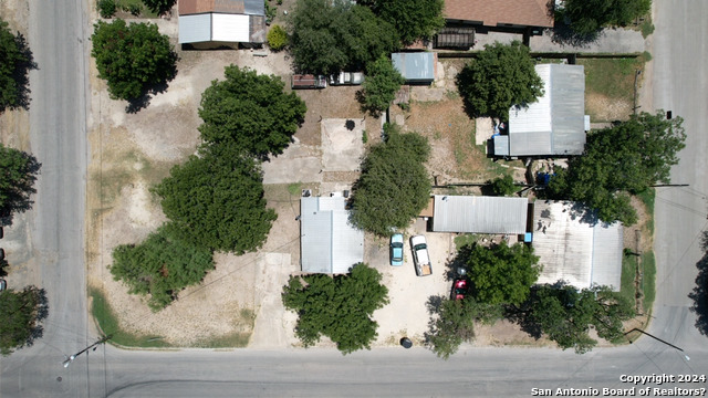 Image 18 of 21 For 406 Camp S