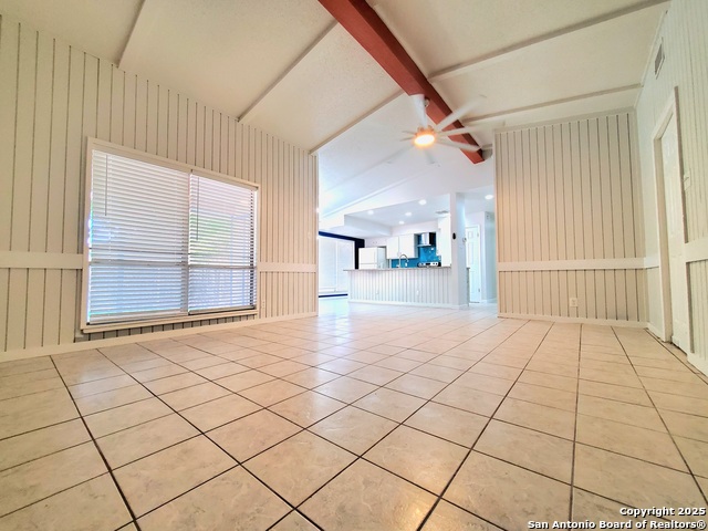 Listing photo id 13 for 6206 Mesa Verde St