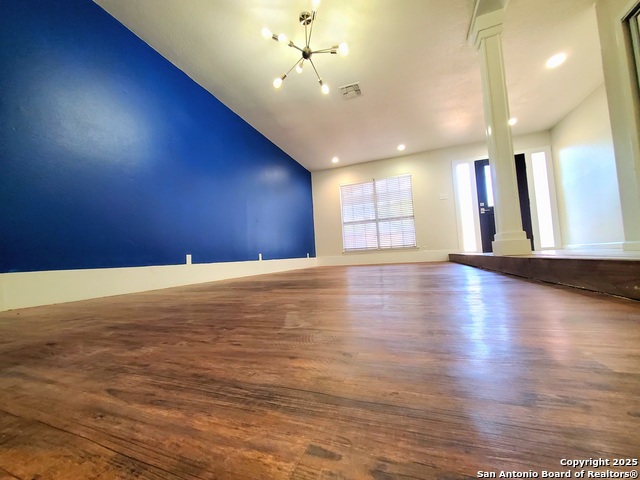 Listing photo id 17 for 6206 Mesa Verde St